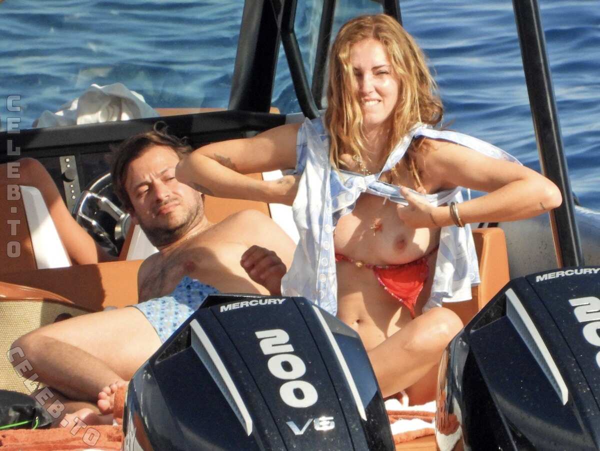 Chiara Ferragni nude photo 4