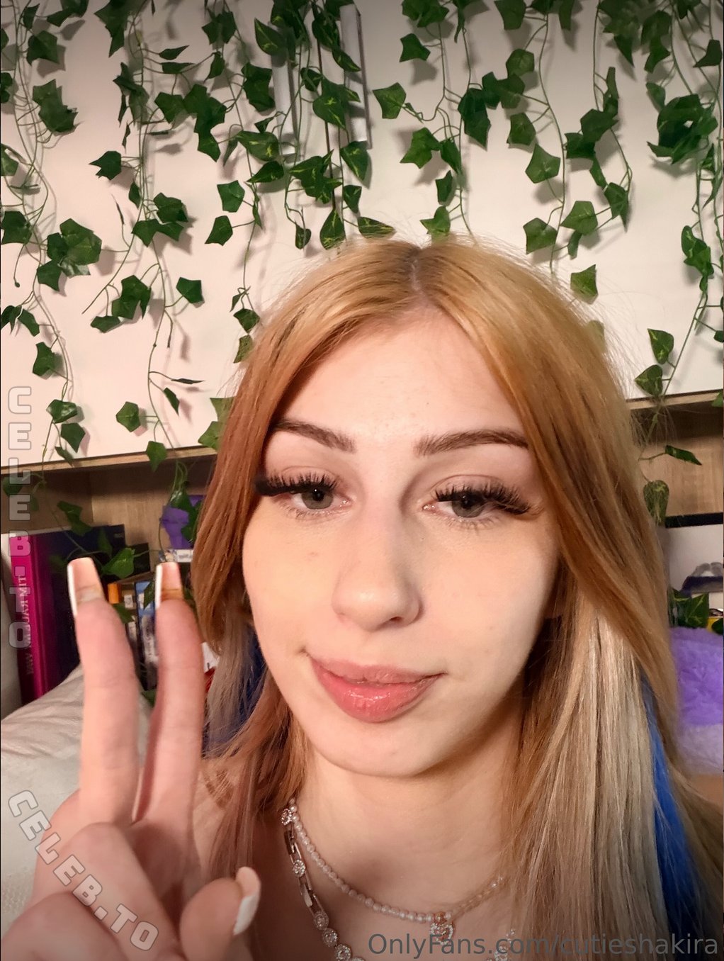 Chiara Rides nude photo 3