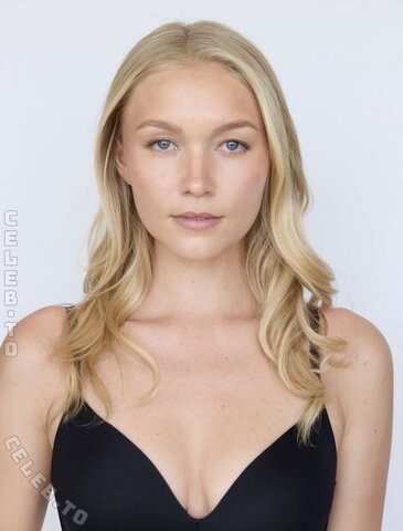 Chiara Schmitt nude photo 9