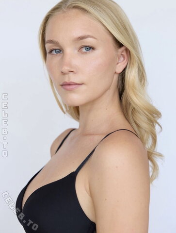 Chiara Schmitt nude photo 6