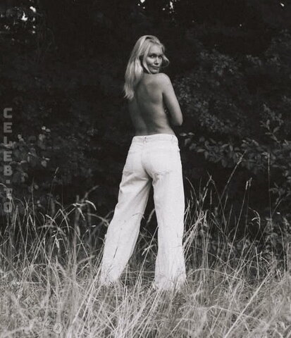 Chiara Schmitt nude photo 2