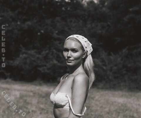 Chiara Schmitt nude photo 1