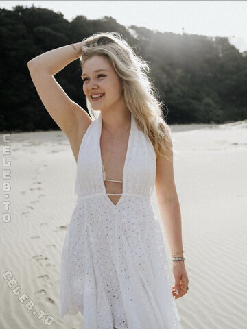 Chiara Tews nude photo 24