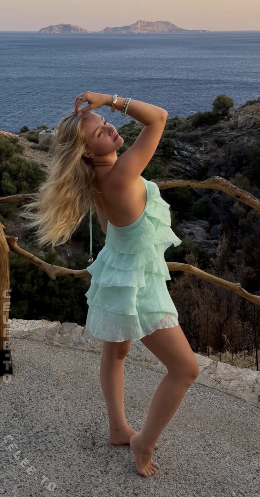 Chiara Tews nude photo 3