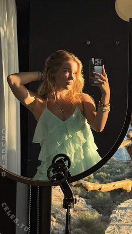 Chiara Tews nude photo 17