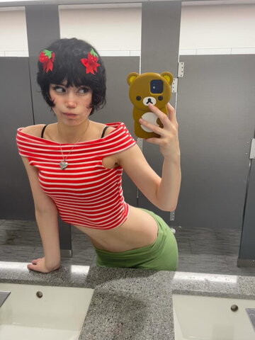 chickenburgerbaby nude photo 1