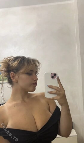 Chiri Francesca nude photo 10