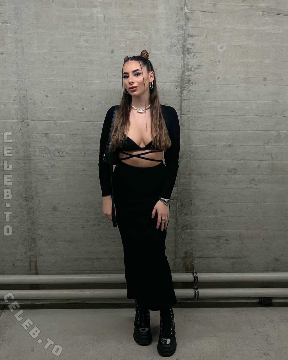 Chivrv nude photo 4
