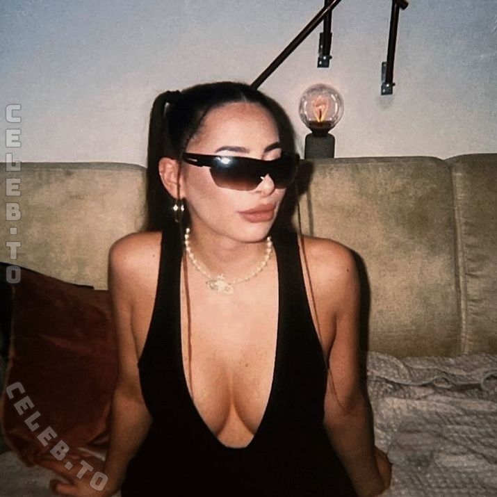 Chivrv nude photo 9