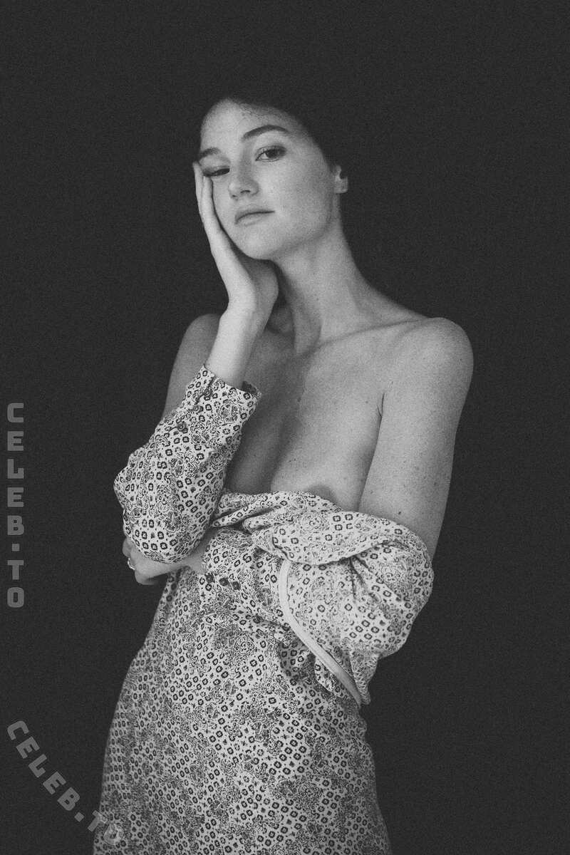 Chloe Bechini nude photo 2