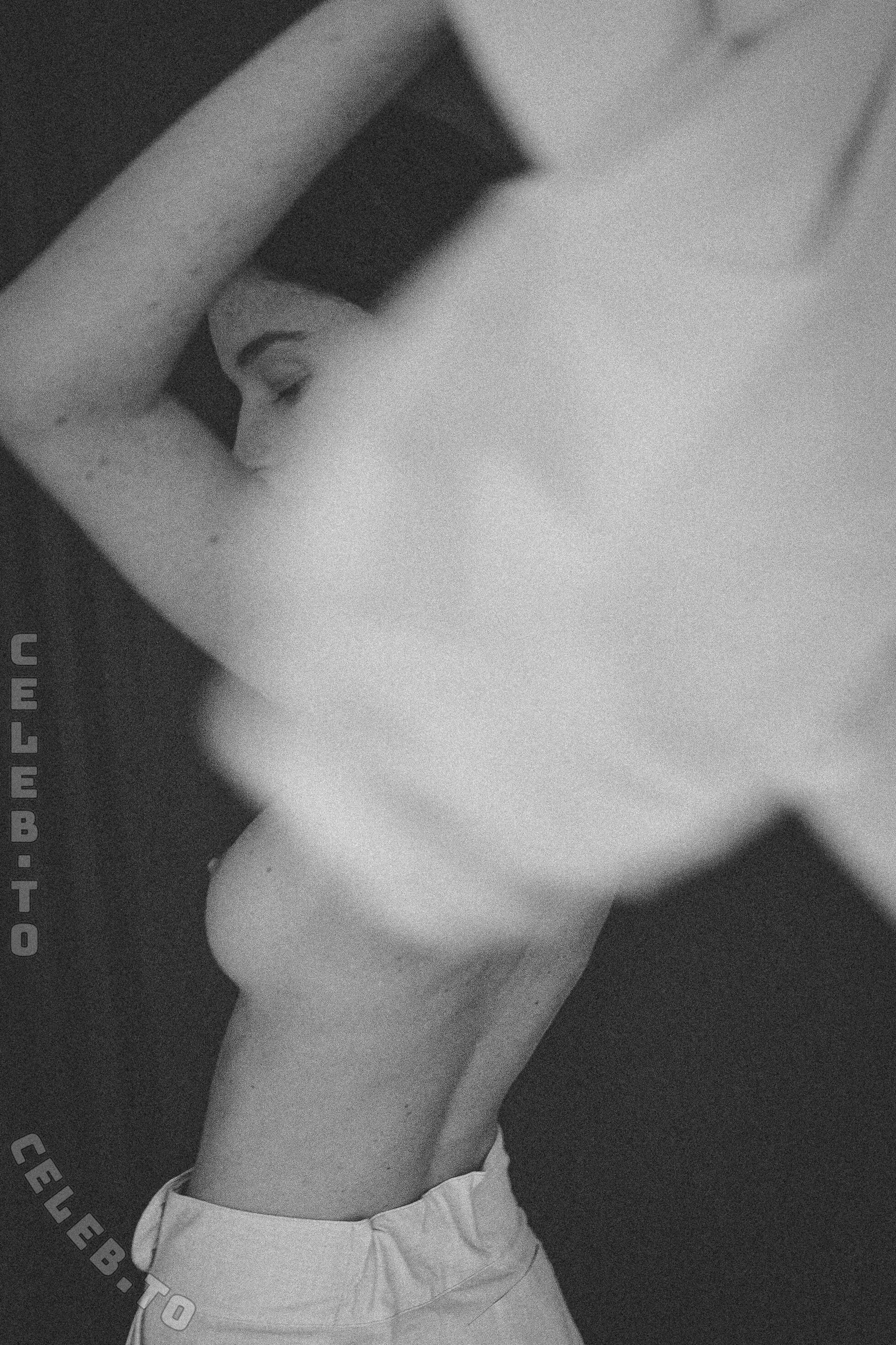 Chloe Bechini nude photo 6