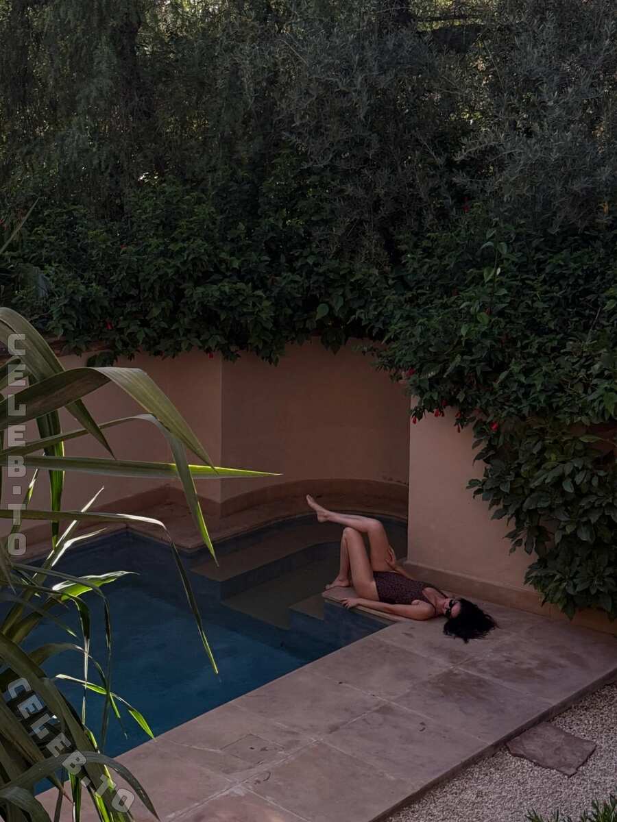Chloe Bechini nude photo 3