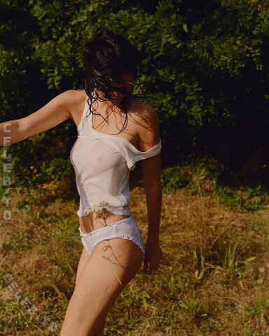 Chloe Bechini nude photo 2