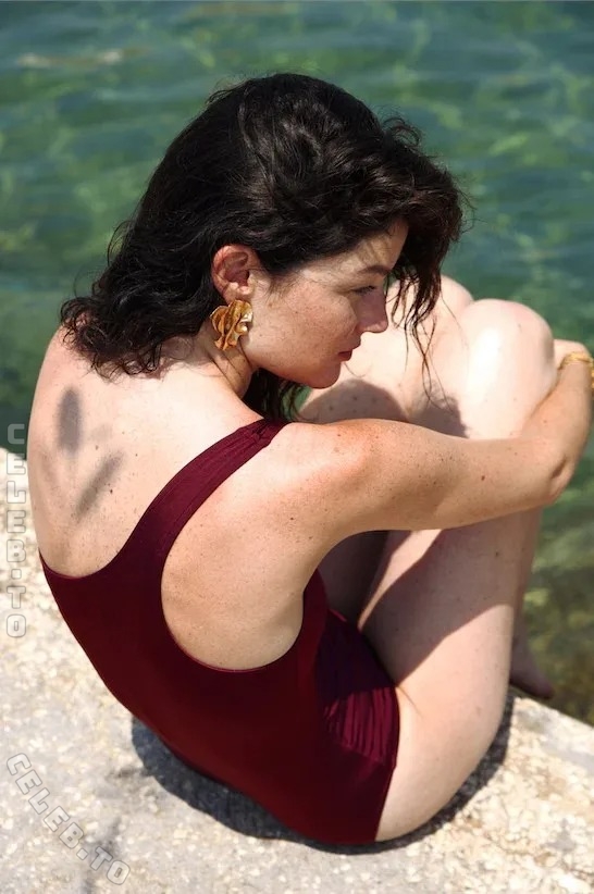 Chloe Bechini nude photo 7