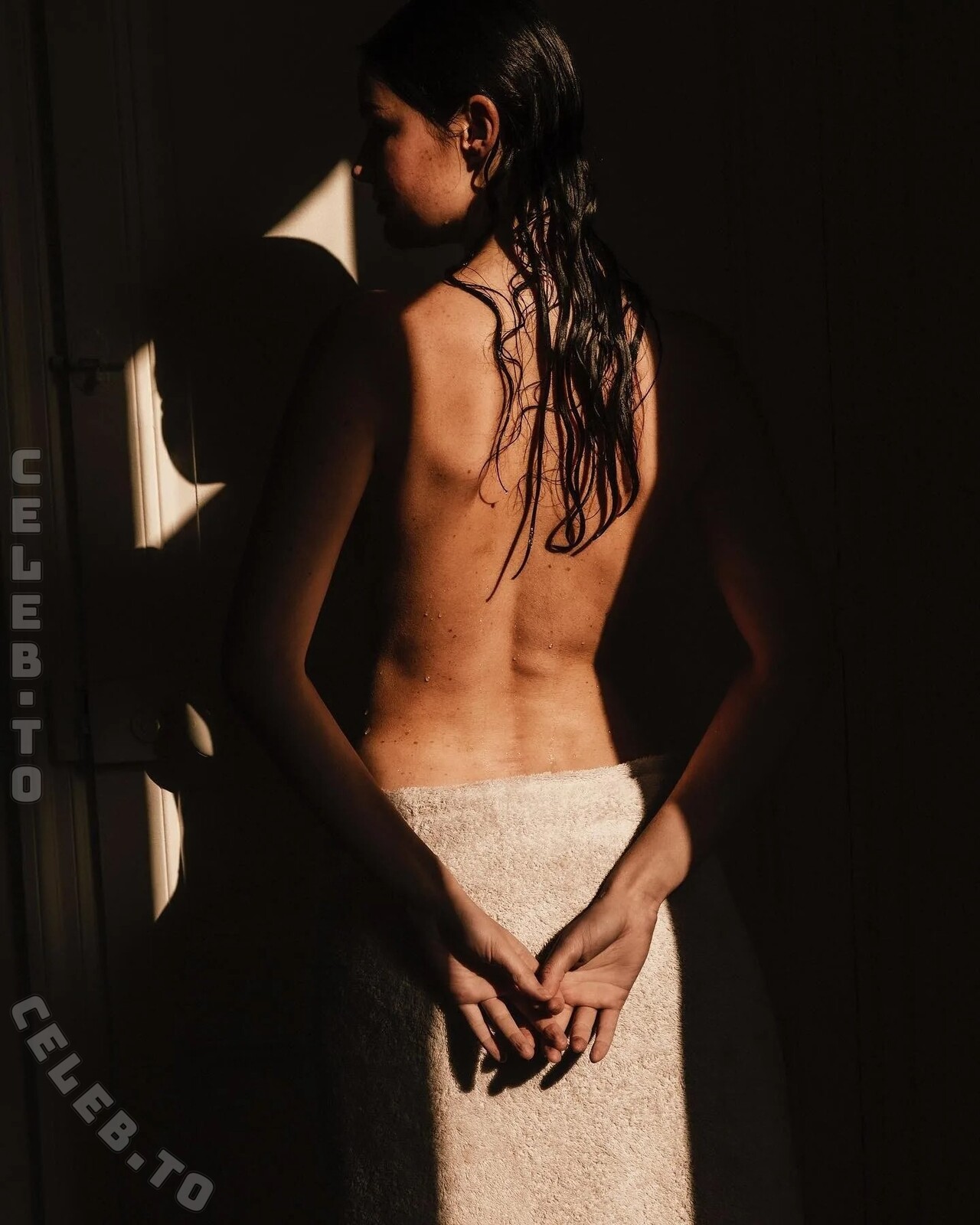 Chloe Bechini nude photo 2