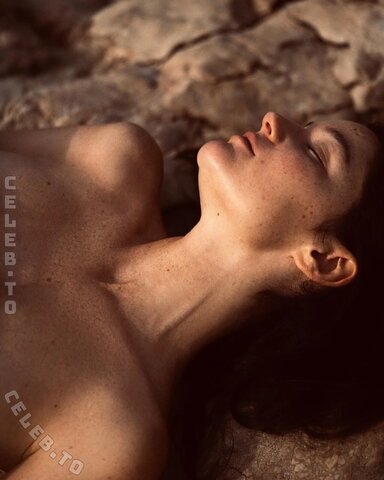 Chloe Bechini photo 5