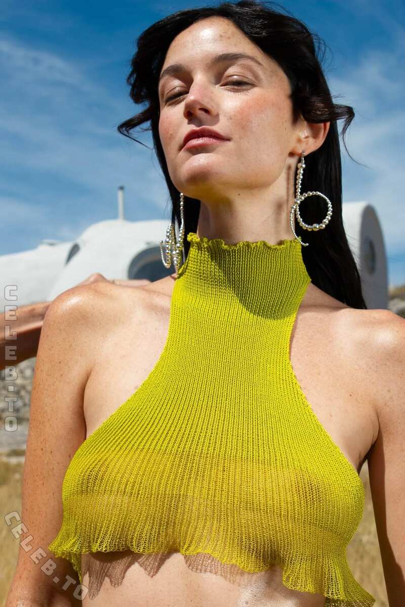 Chloe Bechini nude photo 13