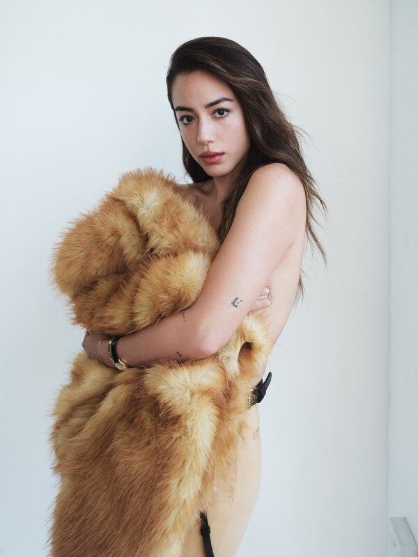 Chloe Bennet nude photo 1
