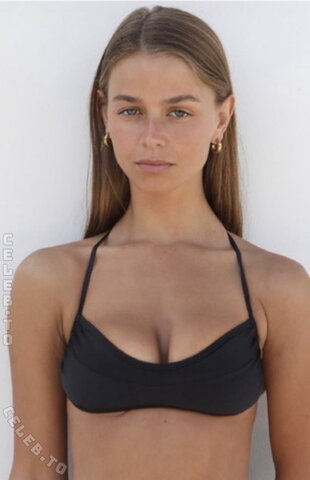 Chloe Campbell nude photo 2