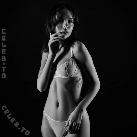Chloe Loe nude photo 67