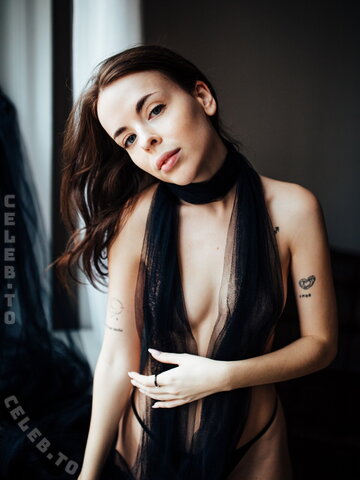 Chloe Loe nude photo 29