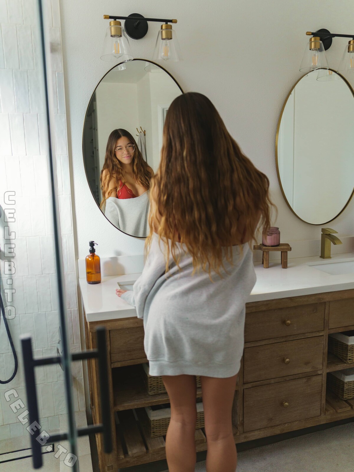 Chloe Parker nude photo 6