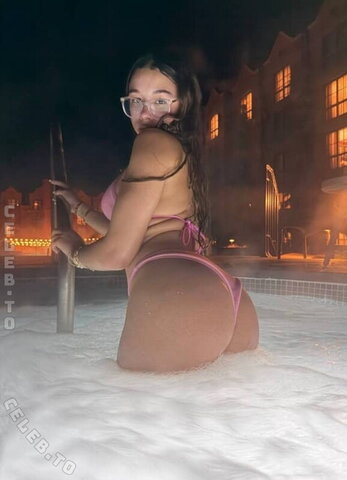 Chloe Parker photo 6