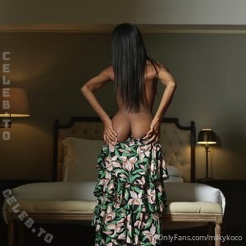 Chloe Saat nude photo 17