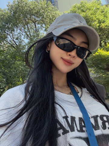 Chloe Yang Hot (3 photos)