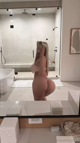 Chloe yummy nude photo 57