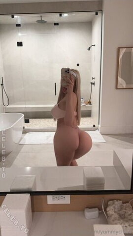 Chloe yummy nude photo 13