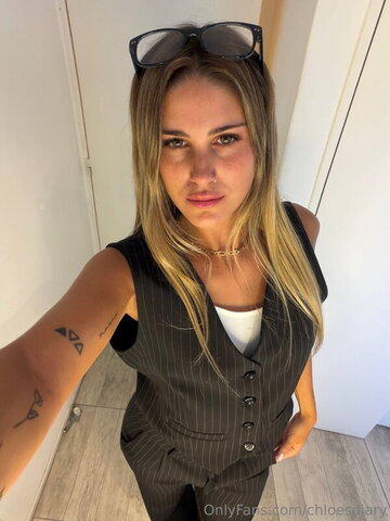 chloesdiary nude photo 9
