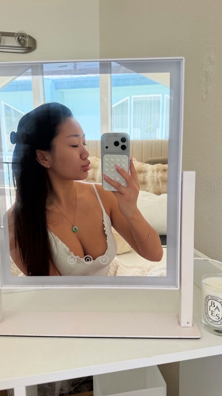 Chloewaang nude photo 7