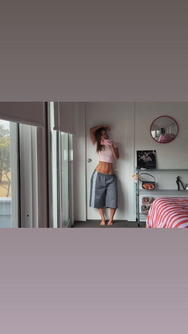 Chlotobin nude photo 6