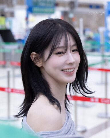 Cho Mi-yeon nude photo 1