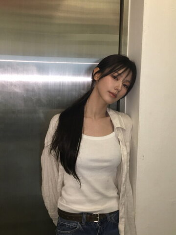 Cho Mi-yeon nude photo 17