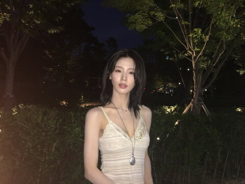 Cho Mi-yeon nude photo 1