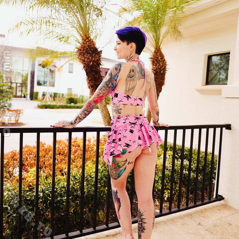 Christena Reckless – Some Bikini & Booty Shots from Instagram