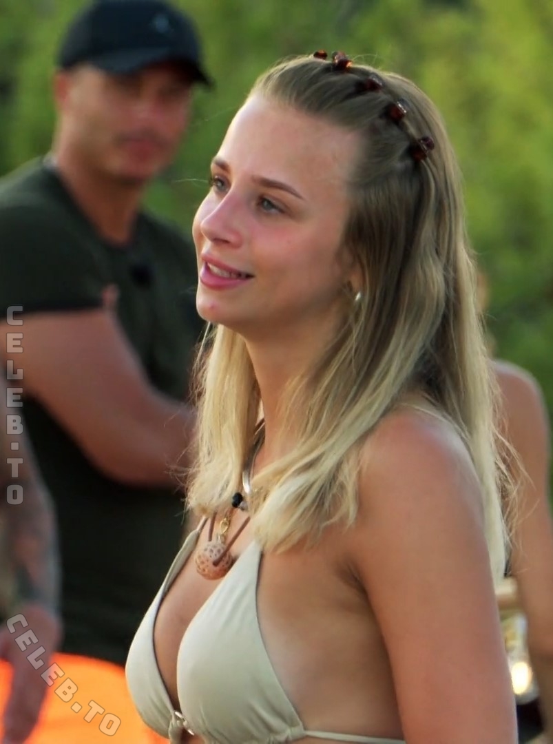 Christin Pawlowski nude photo 8