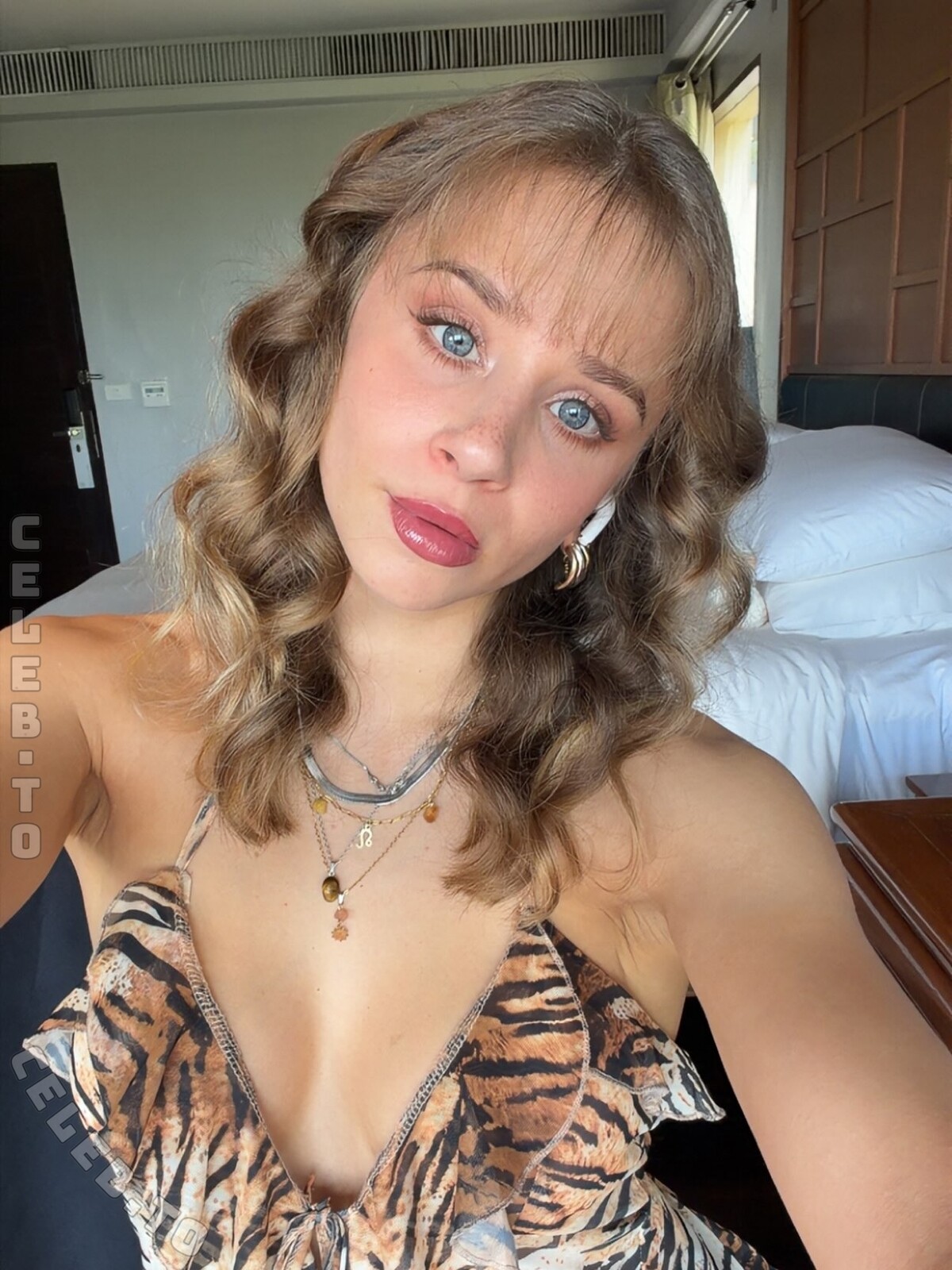 Christin Pawlowski nude photo 1