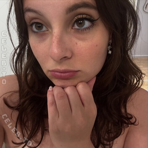 Christina Green – Nothing special about it but at least something no makeup / makeup photo as promised. swipe to last…
