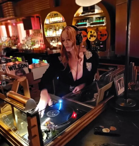 Christina Hendricks nude