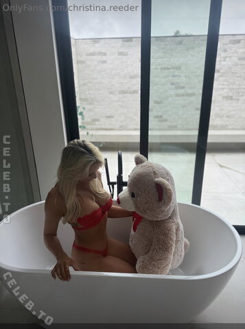 Christina Reeder nude photo 6