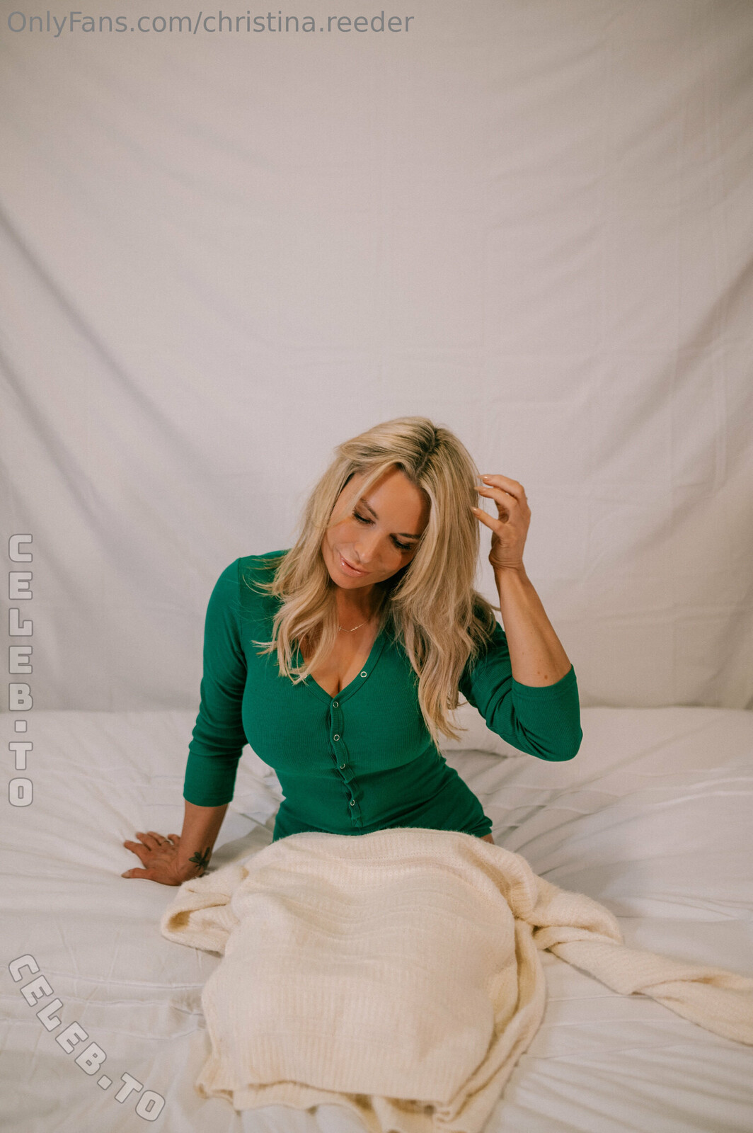 Christina Reeder nude photo 2