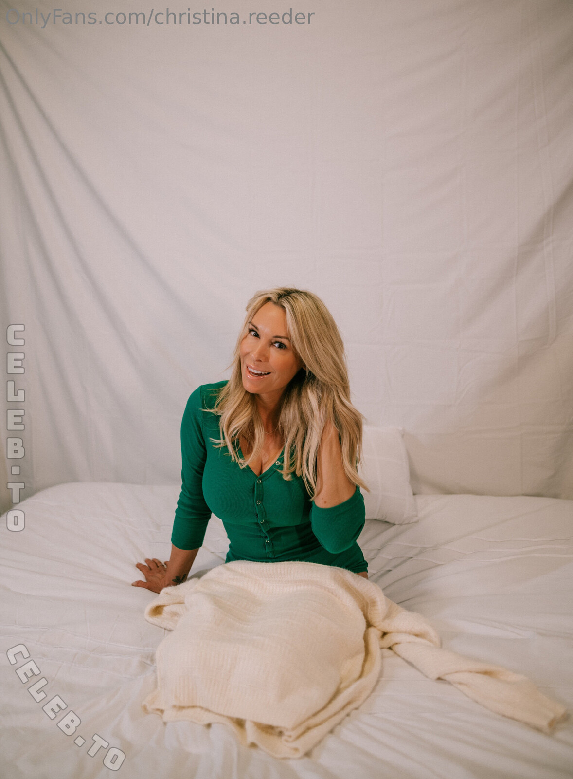 Christina Reeder nude photo 10