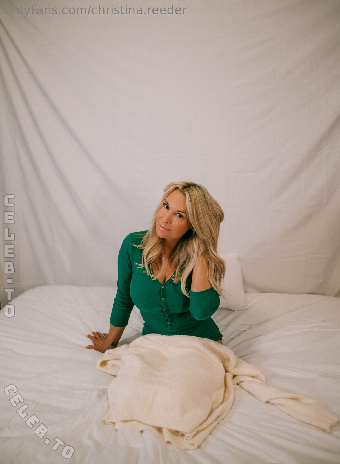 Christina Reeder nude photo 11