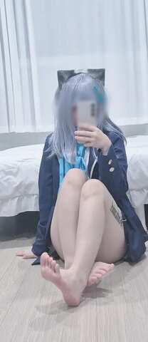 CHU nude photo 3