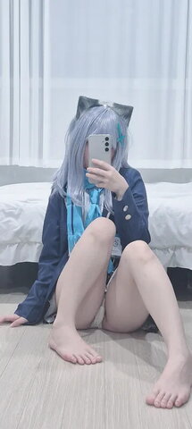 CHU nude photo 2