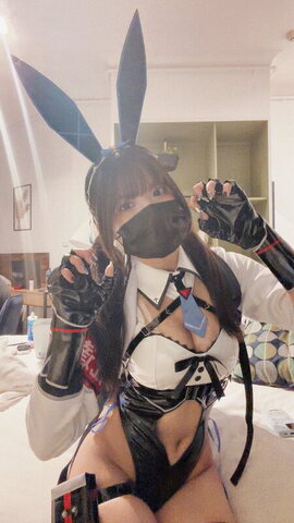 chuun_ie Hot (1 photo)
