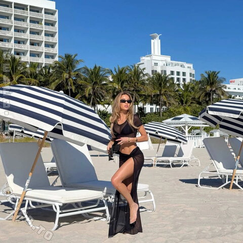 Cindy Prado nude photo 15